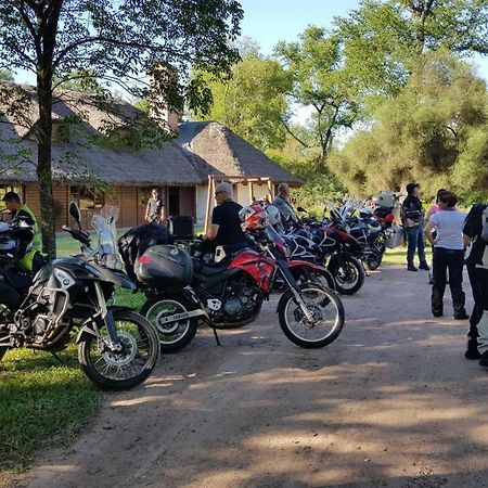 ホテルLas Curiosas Avia Terai エクステリア 写真